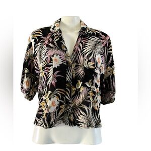 Moa Moa Hawaiian Floral Button Front Cropped Top Black Multi Size L